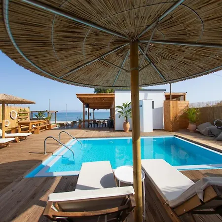 Logos Village Lodge *