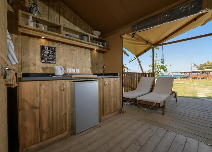 Logos Village Lodge Θεολόγος