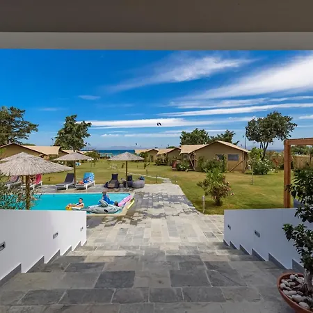 Logos Village Alojamento de Turismo Selvagem Theológos