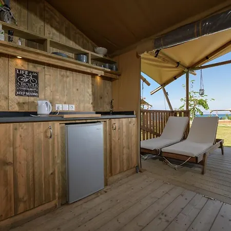 Logos Village Gerendaház Theológosz